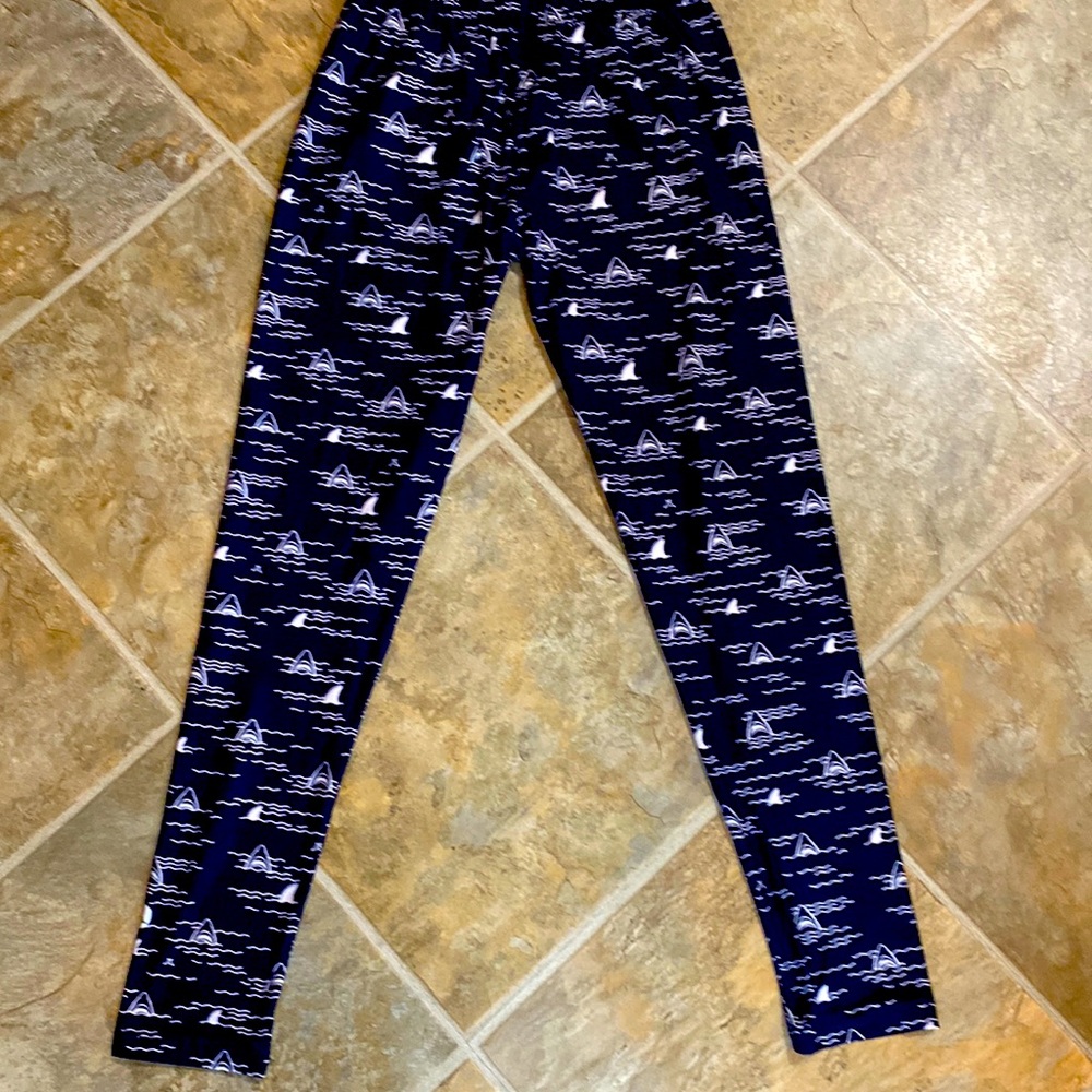 Sweetlegs leggings-Jawsome!!